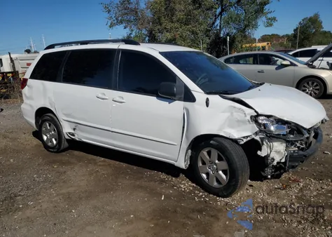 2010 Toyota Sienna Ce из США, поврежденный, VIN 5TDKK4CC0AS334687